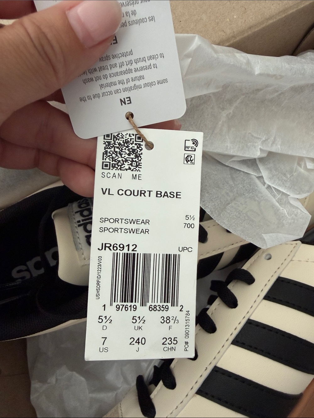 NWT Adidas Cream & Black Gum Sole Sneakers. Women’s size 7 - Picture 6 of 6